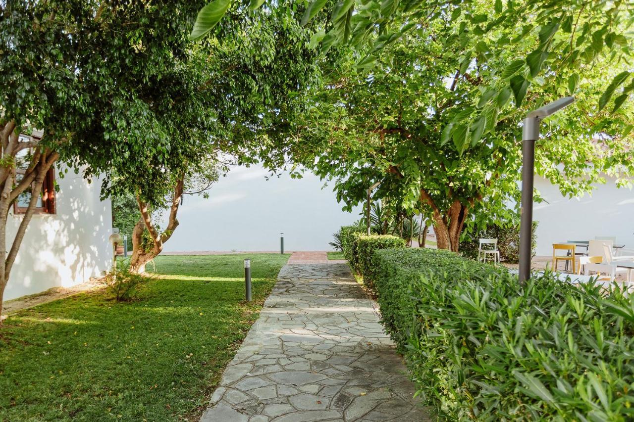 Resort Fior Di Sardegna Posada  Eksteriør billede