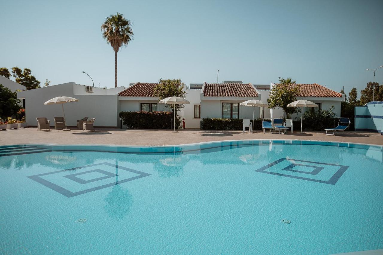 Resort Fior Di Sardegna Posada  Eksteriør billede