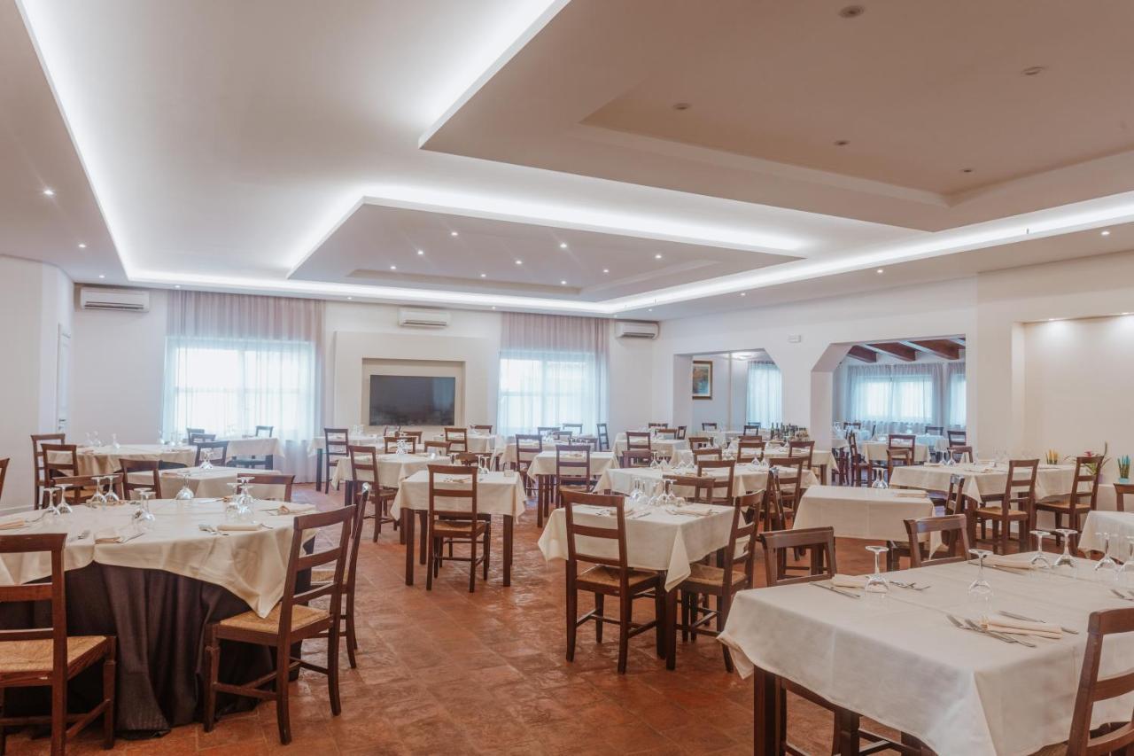 Resort Fior Di Sardegna Posada  Eksteriør billede